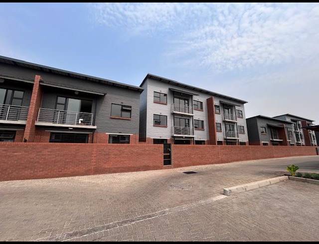 2 BEDROOM APARTMENT FOR SALE IN SINOVILLE